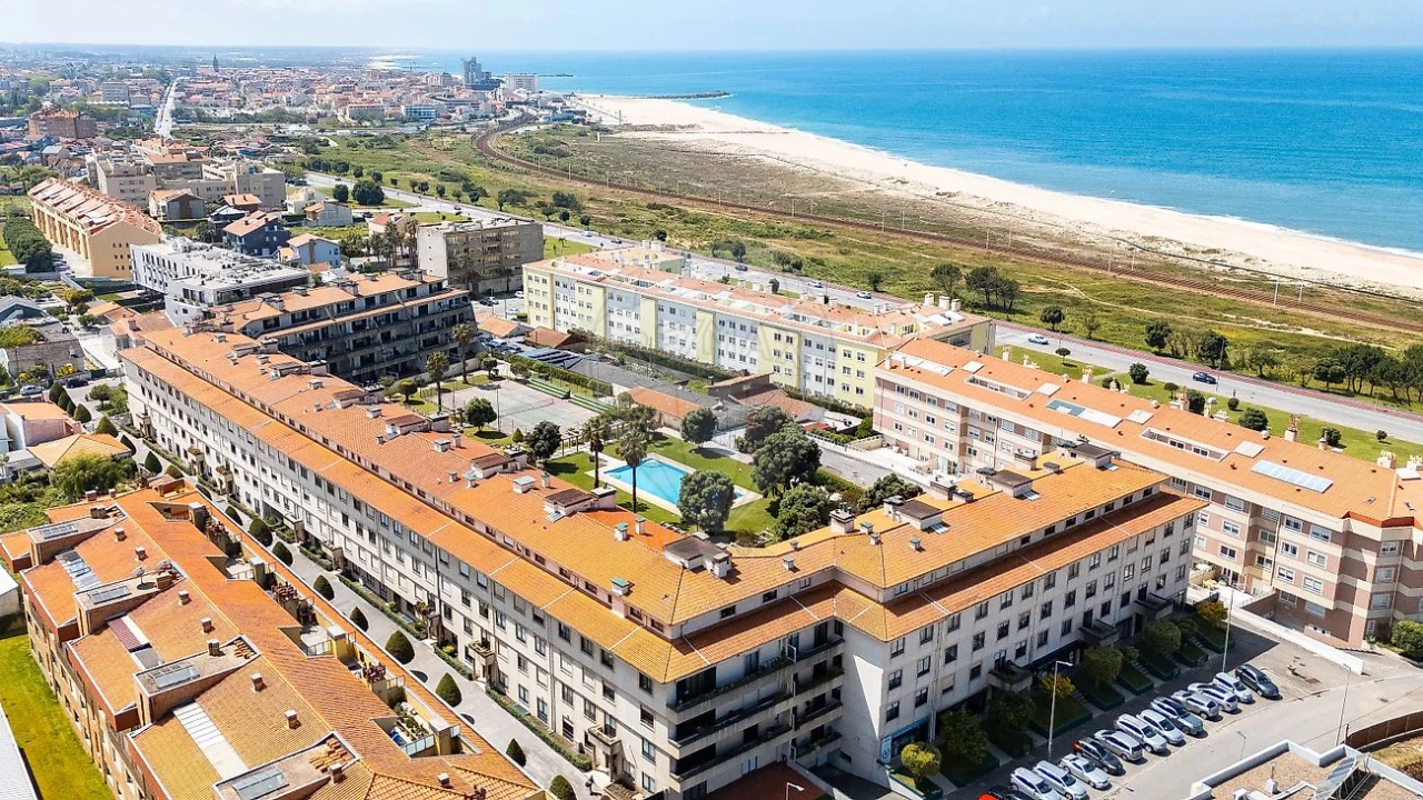Apartamento T2 para Arrendamento em São Felix da Marinha Foto 28