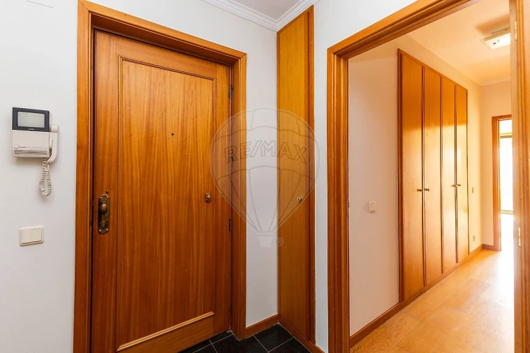 Apartamento T2 para Arrendamento em São Felix da Marinha Foto 3