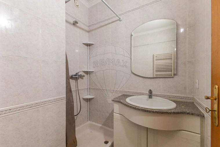 Apartamento T2 para Arrendamento em São Felix da Marinha Foto 16