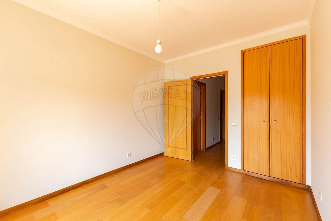 Apartamento T2 para Arrendamento em São Felix da Marinha Foto 14