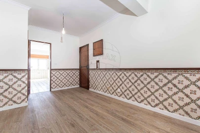 Apartamento T2 para Arrendamento em Massamá e Monte Abraão