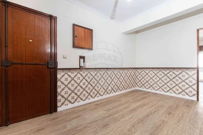 Apartamento T2 para Arrendamento em Massamá e Monte Abraão