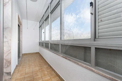 Apartamento T2 para Arrendamento em Massamá e Monte Abraão