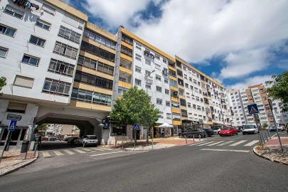 Apartamento T2 para Arrendamento em Massamá e Monte Abraão