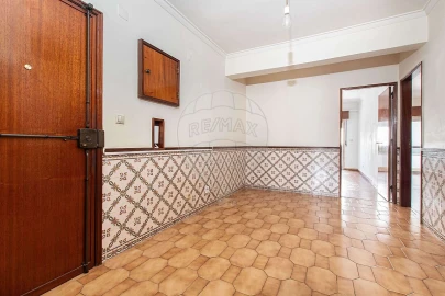 Apartamento T2 para Arrendamento em Massamá e Monte Abraão