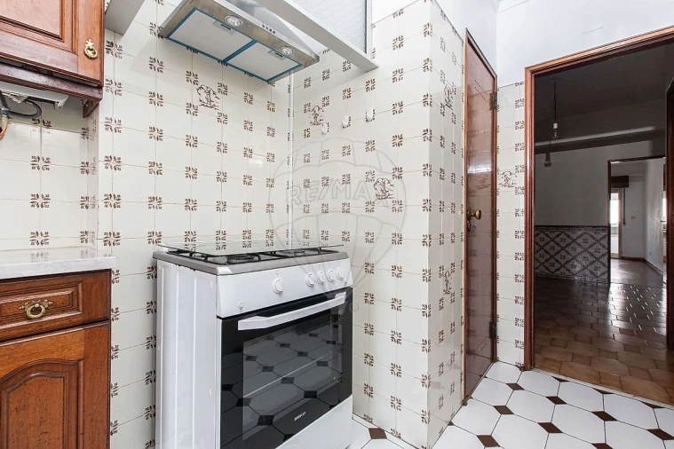 Apartamento T2 para Arrendamento em Massamá e Monte Abraão Foto 17