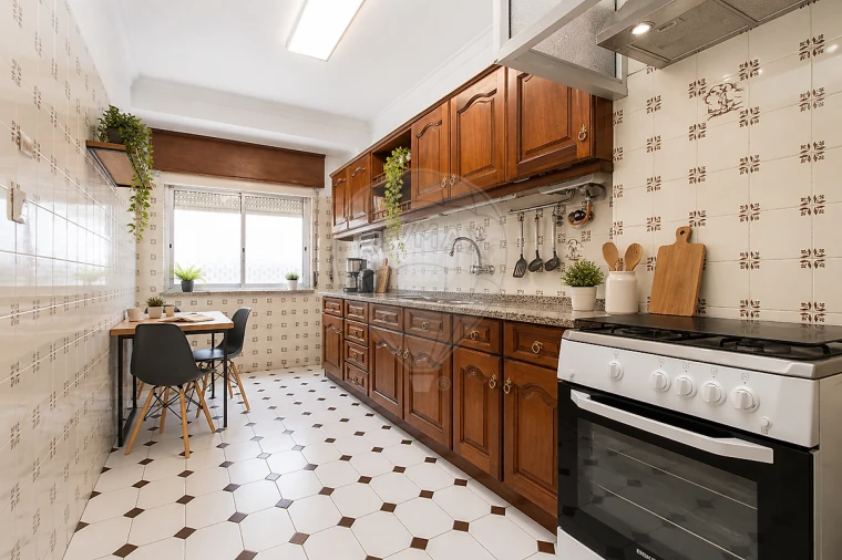 Apartamento T2 para Arrendamento em Massamá e Monte Abraão Foto 29