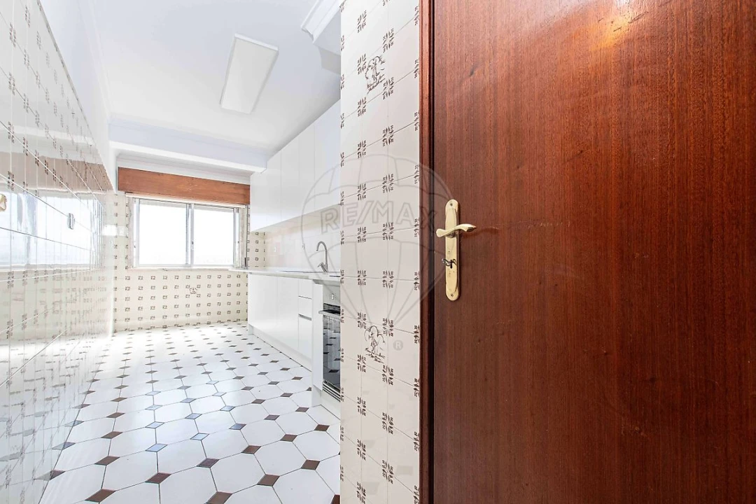 Apartamento T2 para Arrendamento em Massamá e Monte Abraão Foto 6