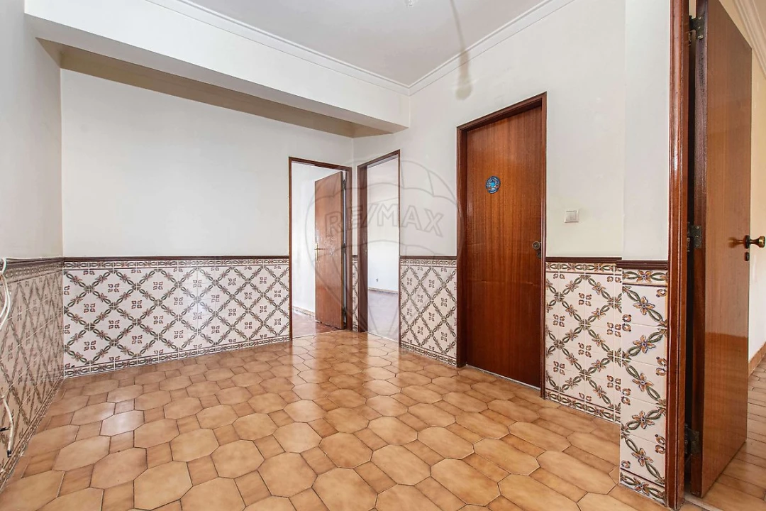 Apartamento T2 para Arrendamento em Massamá e Monte Abraão Foto 20