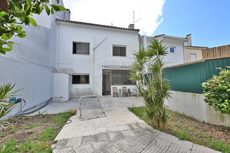 Moradia T3 para Venda em Alcabideche Foto 16