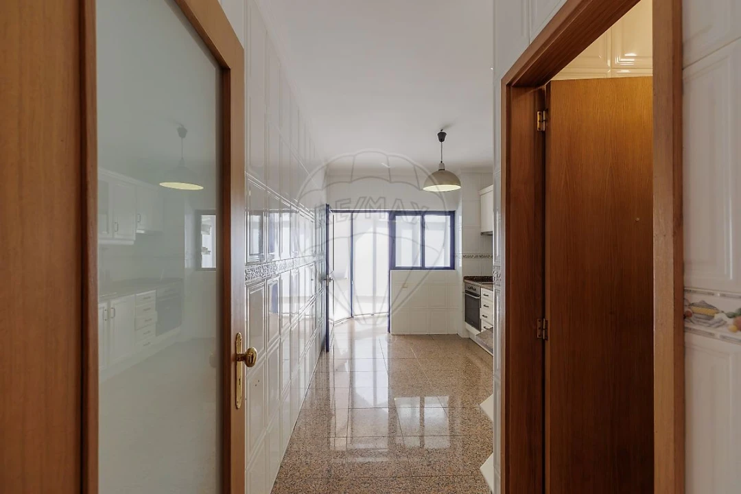 Apartamento T2 para Arrendamento em Gulpilhares e Valadares Foto 7