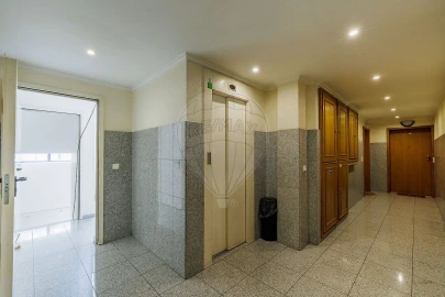 Apartamento T2 para Arrendamento em Gulpilhares e Valadares