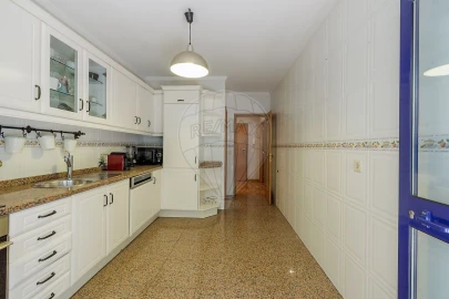 Apartamento T2 para Arrendamento em Gulpilhares e Valadares