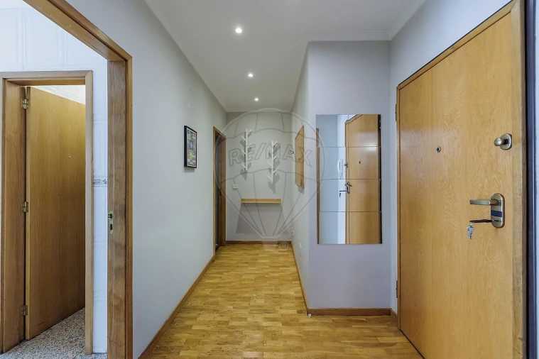 Apartamento T2 para Arrendamento em Gulpilhares e Valadares Foto 31