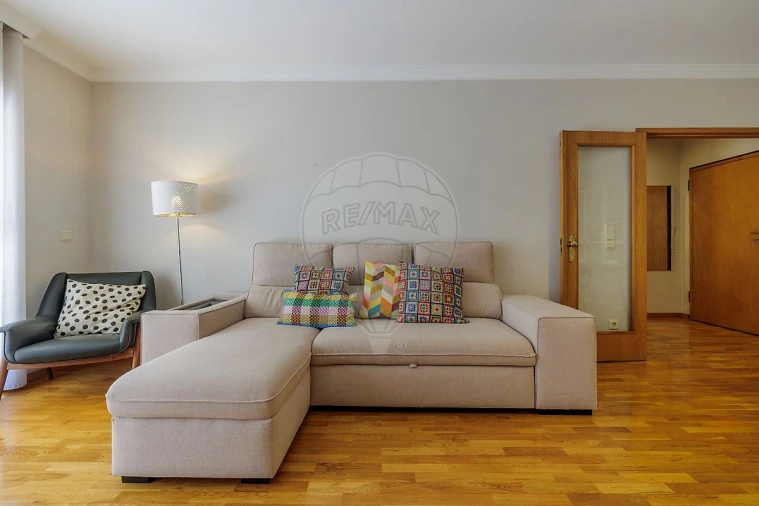 Apartamento T2 para Arrendamento em Gulpilhares e Valadares Foto 5