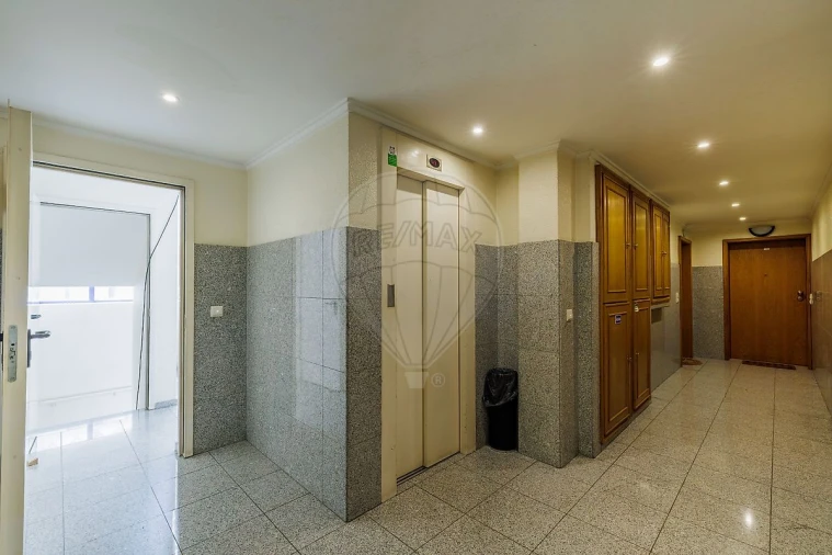 Apartamento T2 para Arrendamento em Gulpilhares e Valadares Foto 39