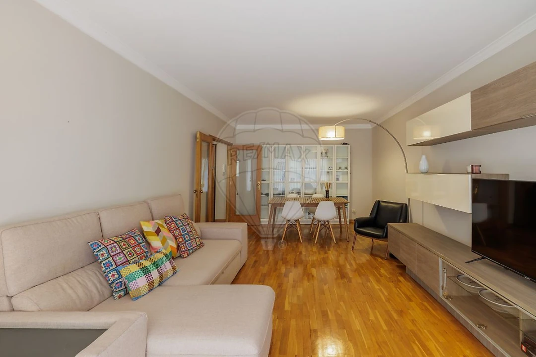 Apartamento T2 para Arrendamento em Gulpilhares e Valadares Foto 1
