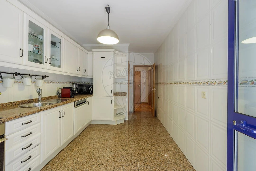 Apartamento T2 para Arrendamento em Gulpilhares e Valadares Foto 11