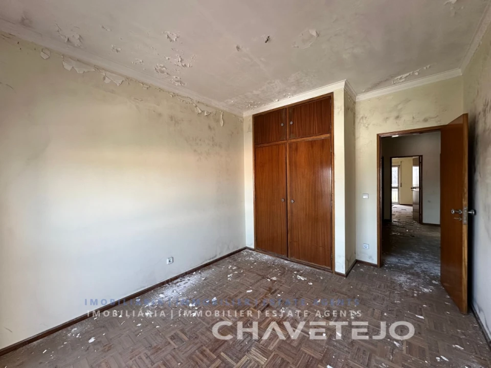Moradia T4 para Venda em São João Baptista e Santa Maria dos Olivais Foto 8