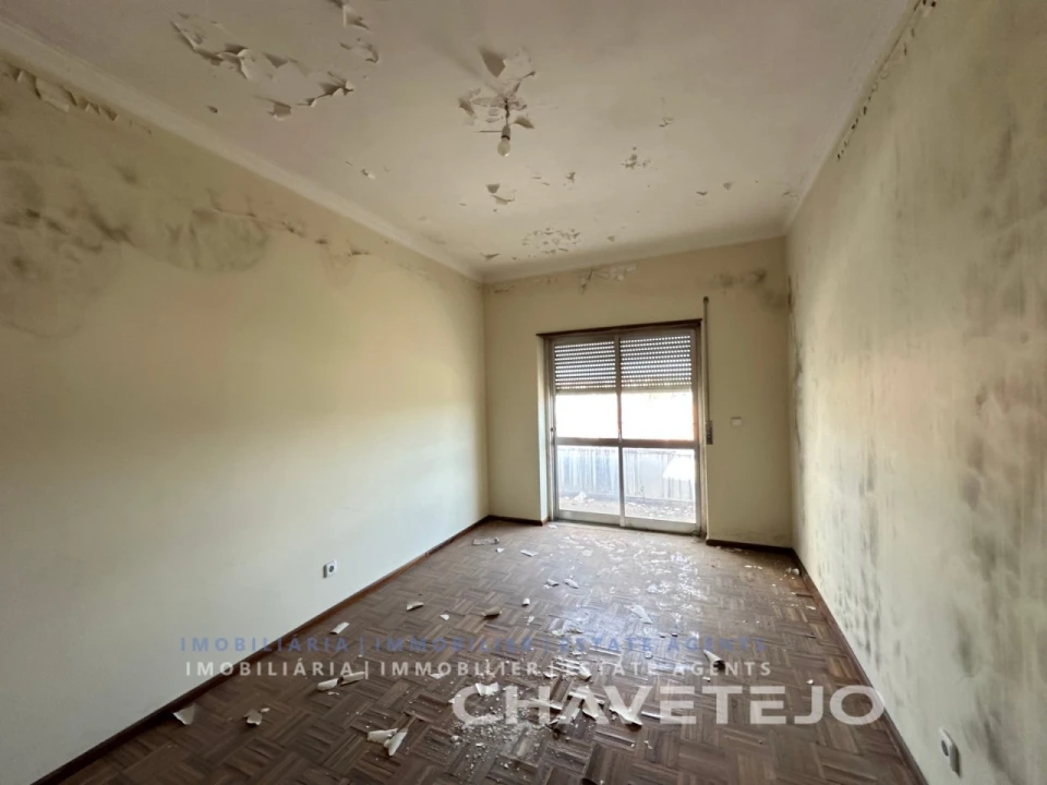 Moradia T4 para Venda em São João Baptista e Santa Maria dos Olivais Foto 9