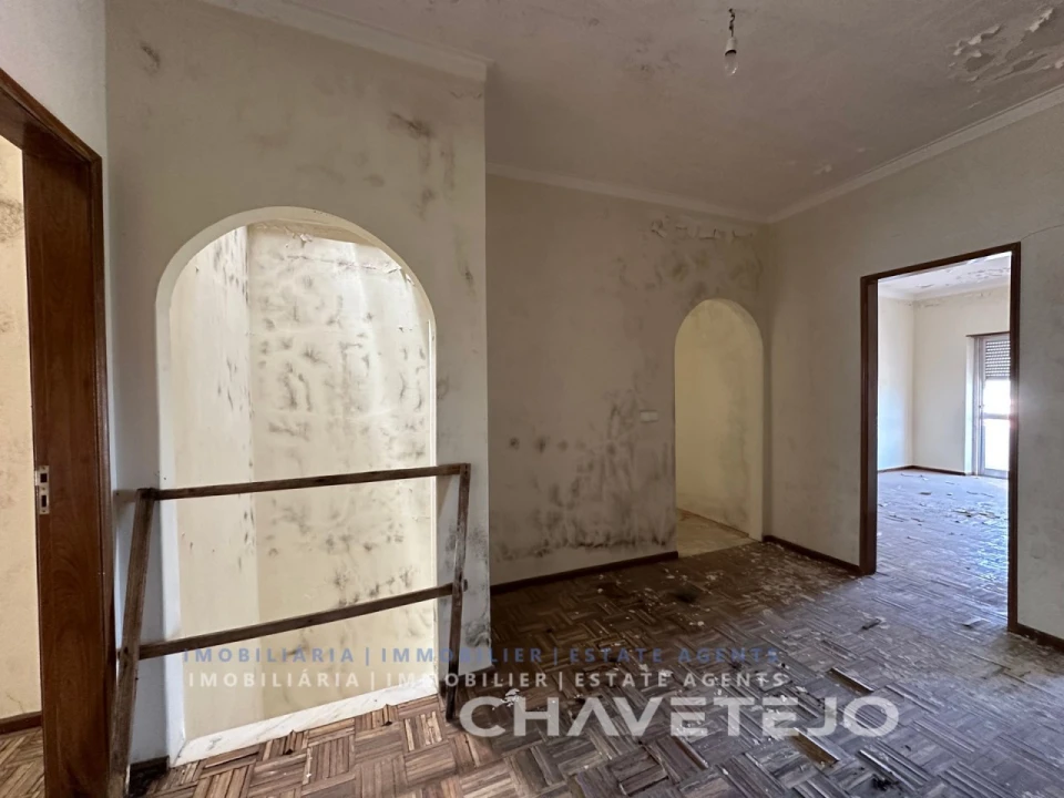 Moradia T4 para Venda em São João Baptista e Santa Maria dos Olivais Foto 11