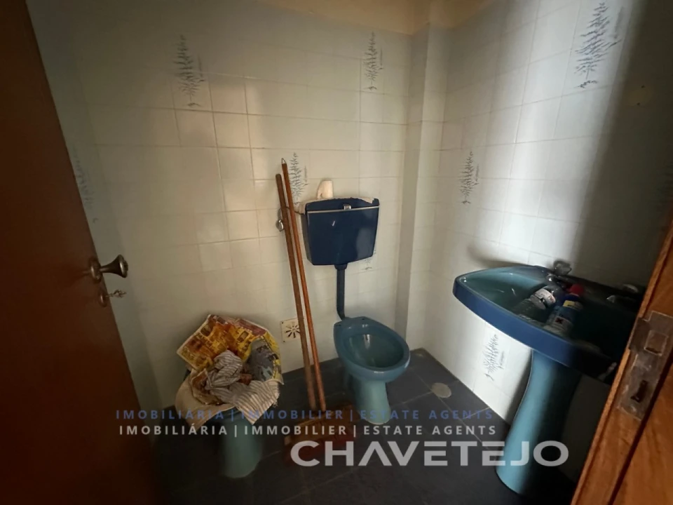 Moradia T4 para Venda em São João Baptista e Santa Maria dos Olivais Foto 12
