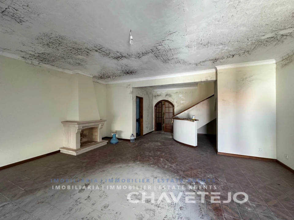 Moradia T4 para Venda em São João Baptista e Santa Maria dos Olivais Foto 17