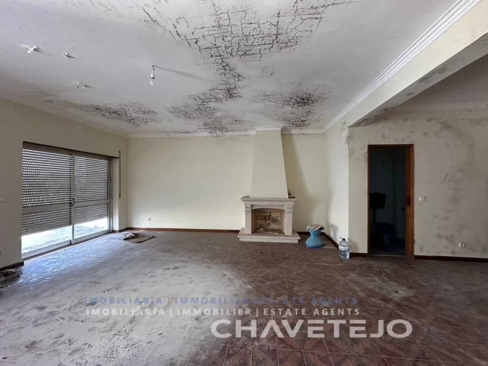 Moradia T4 para Venda em São João Baptista e Santa Maria dos Olivais Foto 18