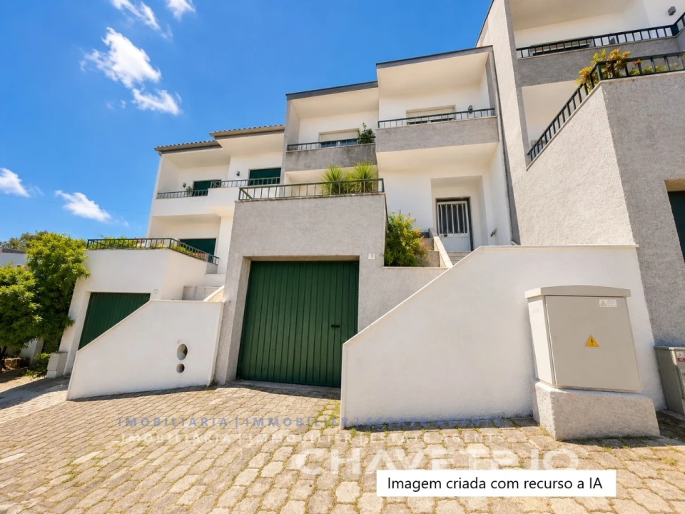 Moradia T4 para Venda em São João Baptista e Santa Maria dos Olivais Foto 1