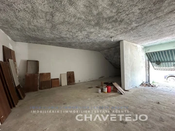 Moradia T4 para Venda em São João Baptista e Santa Maria dos Olivais