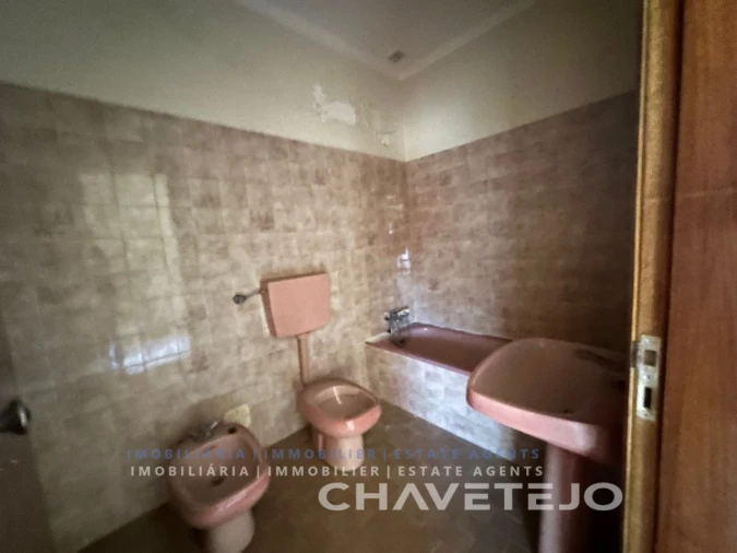 Moradia T4 para Venda em São João Baptista e Santa Maria dos Olivais Foto 7