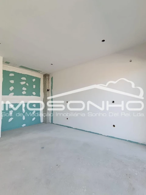 Moradia T3 para Venda em Souto da Carpalhosa e Ortigosa