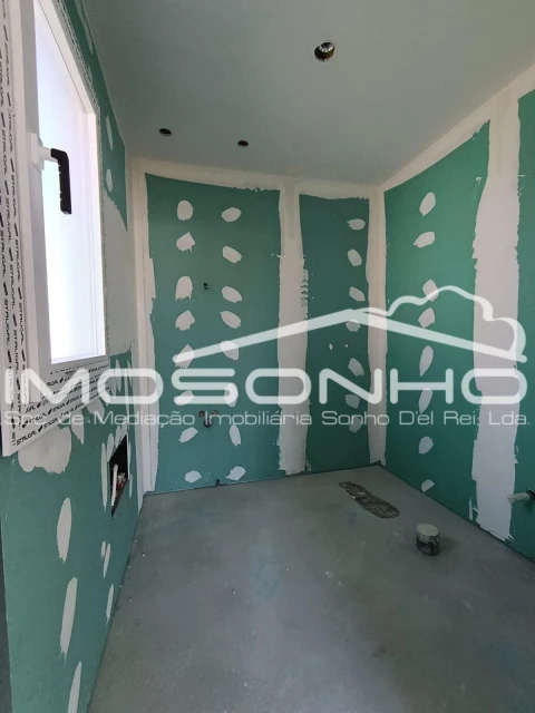 Moradia T3 para Venda em Souto da Carpalhosa e Ortigosa