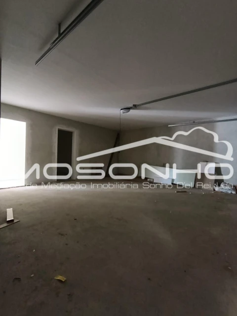 Moradia T3 para Venda em Souto da Carpalhosa e Ortigosa