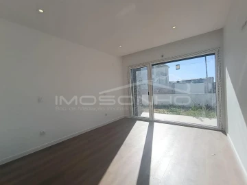 Moradia T3 para Venda em Souto da Carpalhosa e Ortigosa