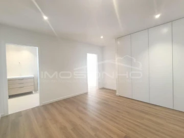 Moradia T3 para Venda em Souto da Carpalhosa e Ortigosa