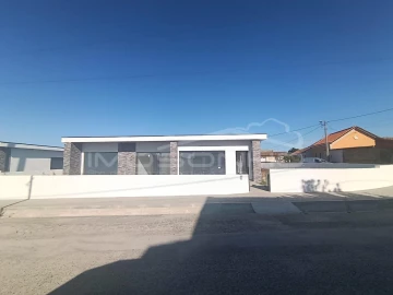 Moradia T3 para Venda em Souto da Carpalhosa e Ortigosa