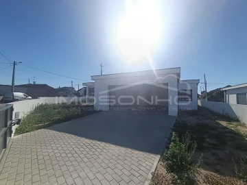 Moradia T3 para Venda em Souto da Carpalhosa e Ortigosa