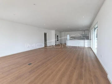 Moradia T3 para Venda em Souto da Carpalhosa e Ortigosa