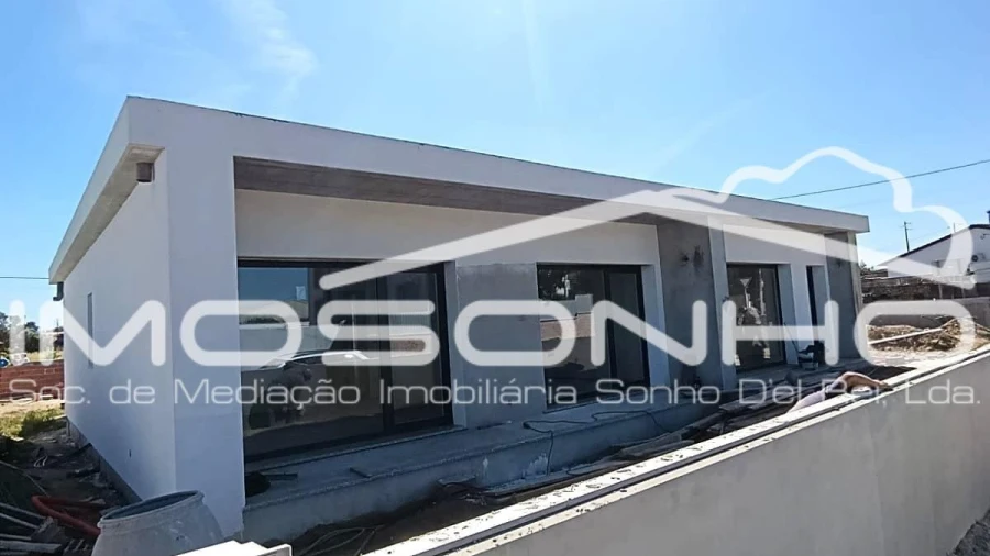 Moradia T3 para Venda em Souto da Carpalhosa e Ortigosa
