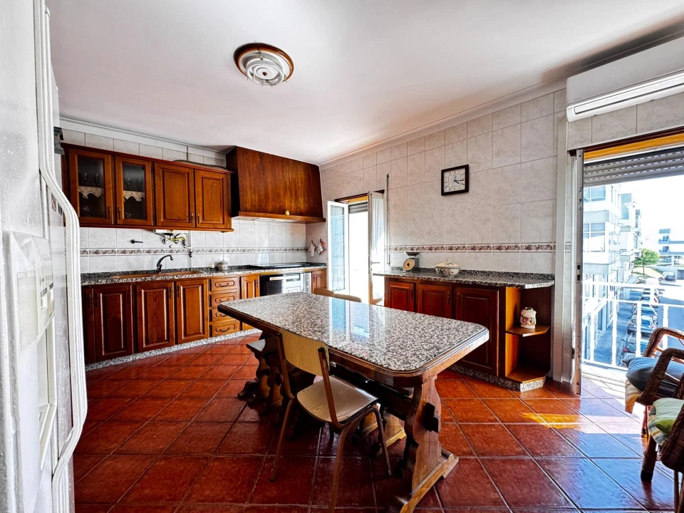 Apartamento T3 para Venda em Vila Verde e Barbudo Foto 8
