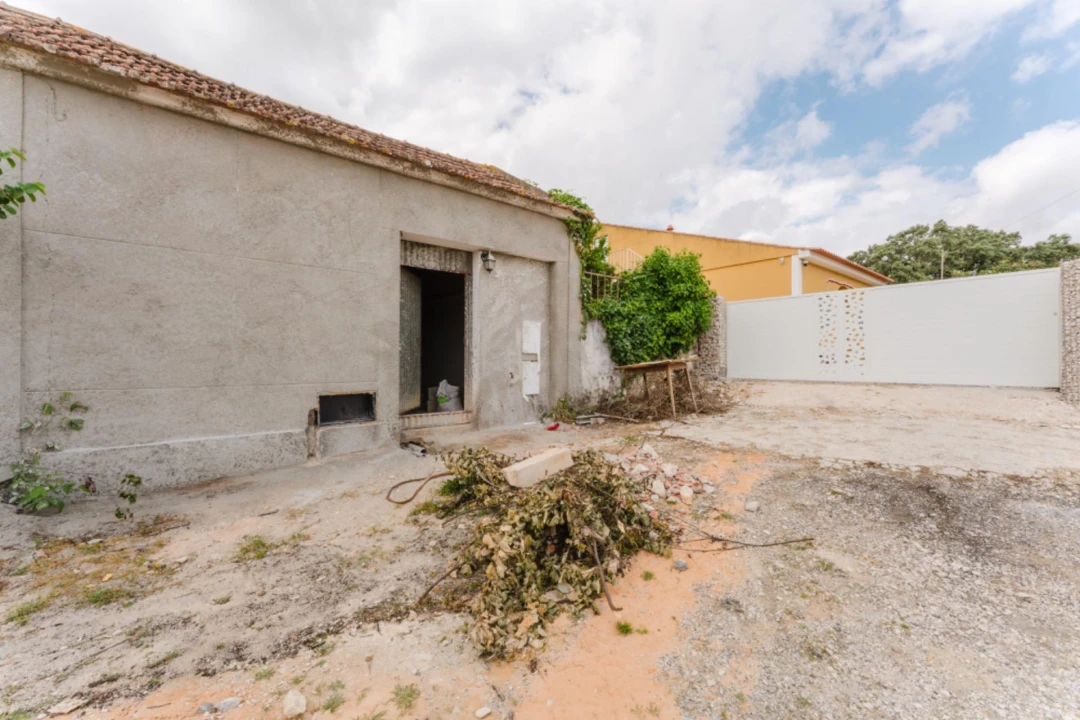 Moradia T2 para Venda em Azoia de Cima e Tremês Foto 18