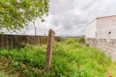 Moradia T2 para Venda em Azoia de Cima e Tremês