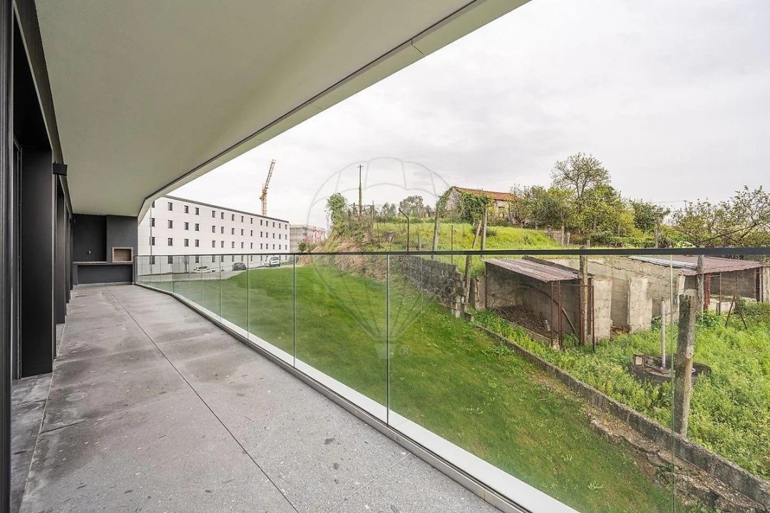 Apartamento T3 para Venda em Ferreiros e Gondizalves Foto 32