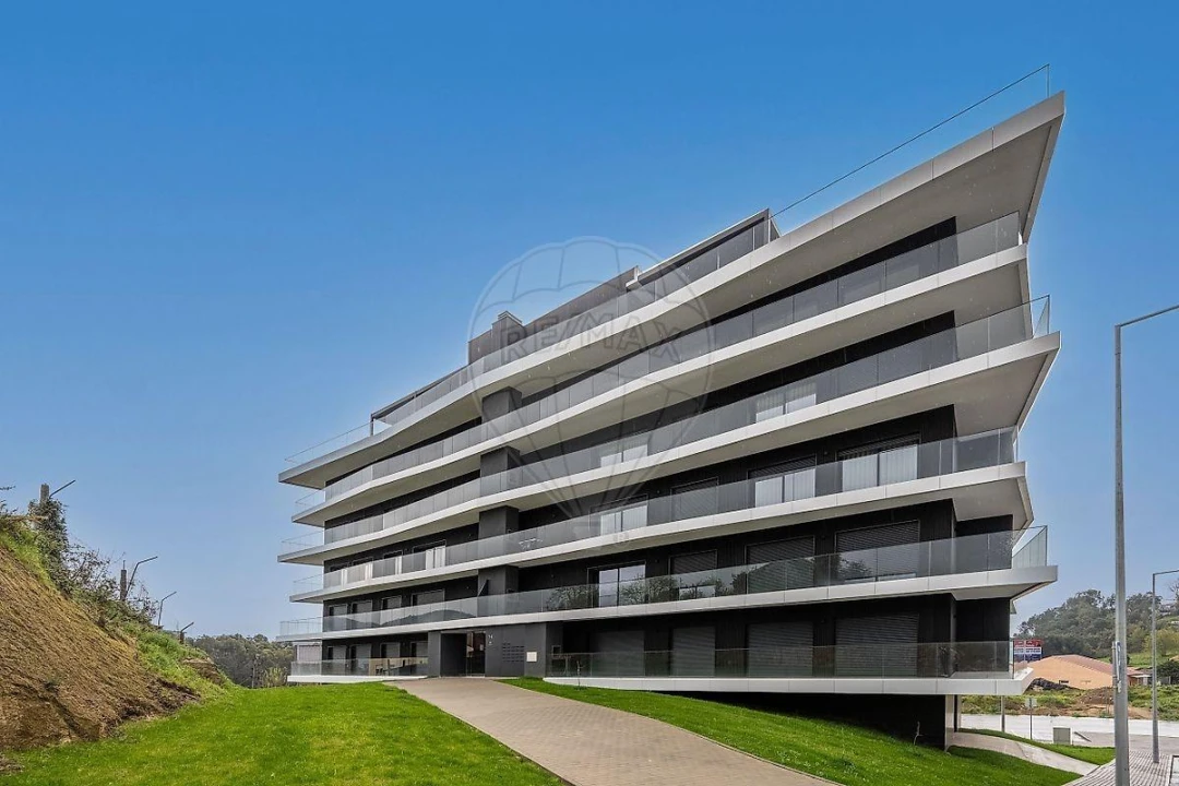 Apartamento T3 para Venda em Ferreiros e Gondizalves Foto 9