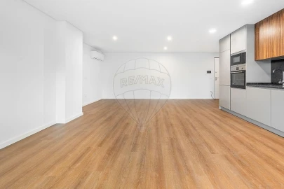 Apartamento T3 para Venda em Ferreiros e Gondizalves