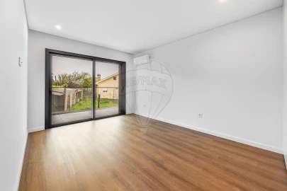 Apartamento T3 para Venda em Ferreiros e Gondizalves