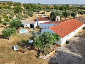 Moradia T3 para Venda em Evora Monte (Santa Maria)