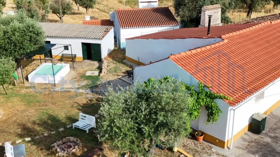 Moradia T3 para Venda em Evora Monte (Santa Maria)