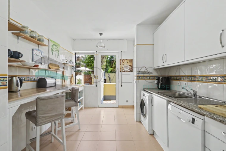 Apartamento T3 para Venda em Quarteira Foto 4